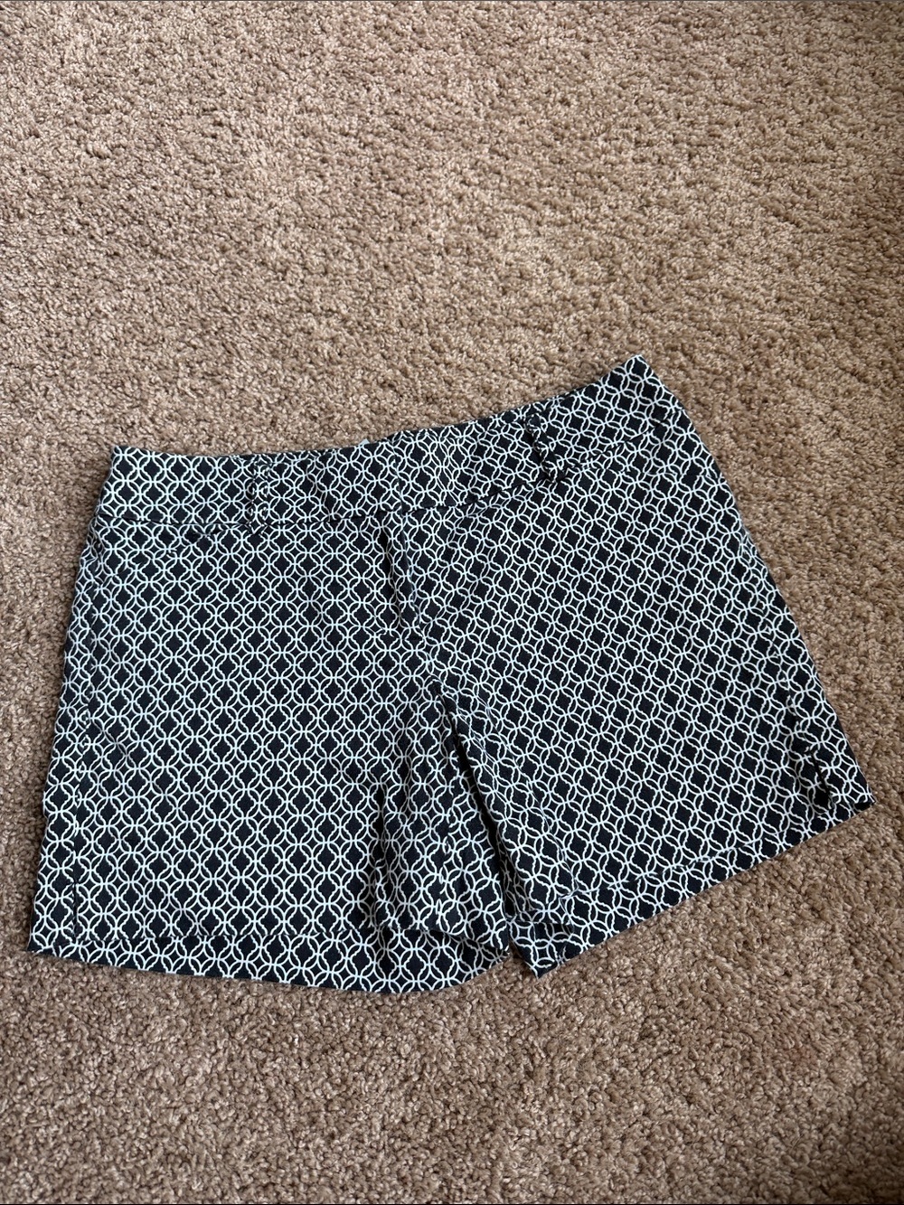 White House Black Market Black & White Geometric Print Bermuda Shorts